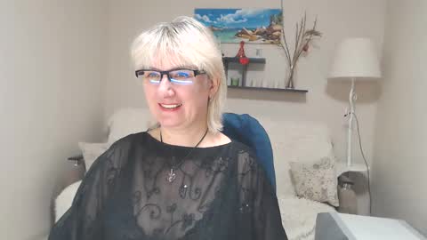 Leila Kinky online show from 01-19-25, 10:17