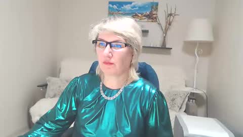 Leila Kinky online show from 03-06-25, 06:52