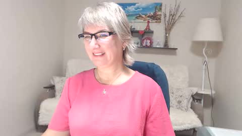 Leila Kinky online show from 10-20-25, 05:08