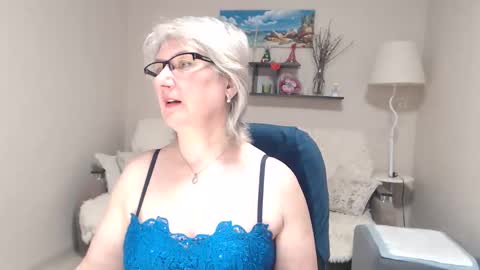 Leila Kinky online show from 04-08-26, 04:45