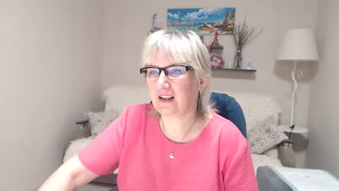 Snapshot of leilamays chatting on 04-25-26, 03:53 Leila Kinky online show from 04-25-26, 03:53