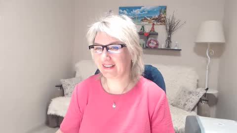 Snapshot of leilamays chatting on 04-26-26, 03:26 Leila Kinky online show from 04-26-26, 03:26