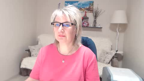 Snapshot of leilamays chatting on 04-27-26, 04:10 Leila Kinky online show from 04-27-26, 04:10