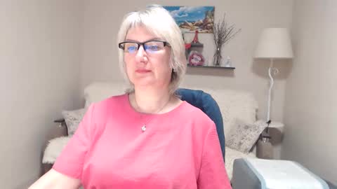 Snapshot of leilamays chatting on 04-29-26, 02:59 Leila Kinky online show from 04-29-26, 02:59
