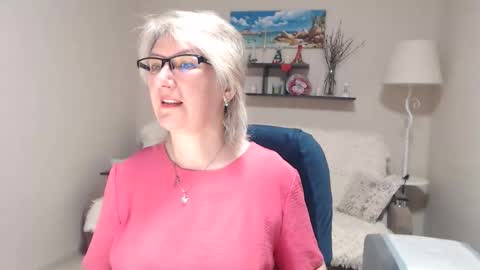 Snapshot of leilamays chatting on 05-01-26, 02:05 Leila Kinky online show from 05-01-26, 02:05
