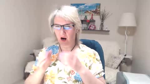 Snapshot of leilamays chatting on 05-05-26, 05:26 Leila Kinky online show from 05-05-26, 05:26