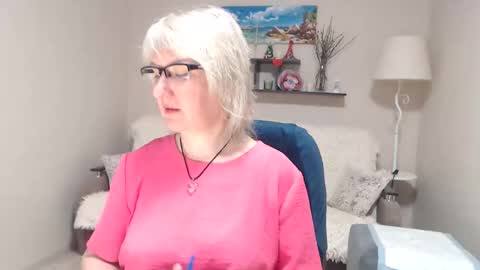 Snapshot of leilamays chatting on 05-06-26, 02:51 Leila Kinky online show from 05-06-26, 02:51