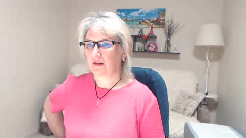 Snapshot of leilamays chatting on 05-07-26, 04:29 Leila Kinky online show from 05-07-26, 04:29