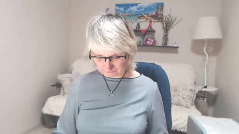 Snapshot of leilamays chatting on 06-05-26, 04:52 Leila Kinky online show from 06-05-26, 04:52