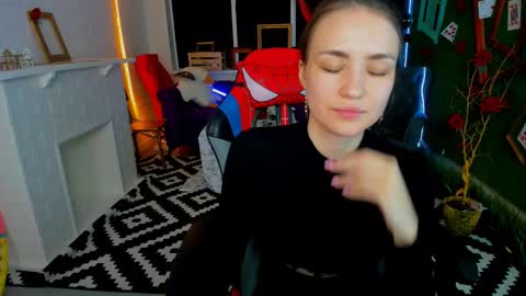 Snapshot of leilarai chatting on 03-04-25, 01:28 Leila Rai online show from 03-04-25, 01:28