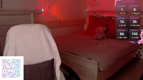 Leila online show from 10-24-25, 12:41