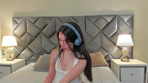 Leizathompson online show from 09-17-25, 07:37