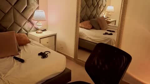 Snapshot of leizathompson chatting on 02-20-26, 10:10 Leizathompson online show from 02-20-26, 10:10