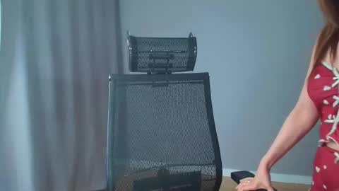 Snapshot of leksa_nolove chatting on 04-14-26, 11:22 Leksa online show from 04-14-26, 11:22