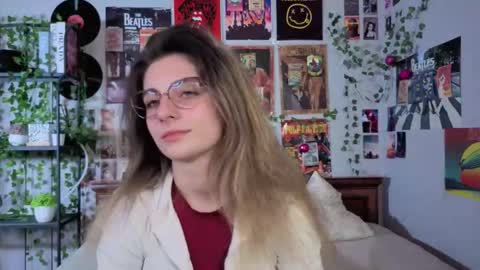 Snapshot of lelahcaminero chatting on 10-16-25, 06:42 Alexandria online show from 10-16-25, 06:42