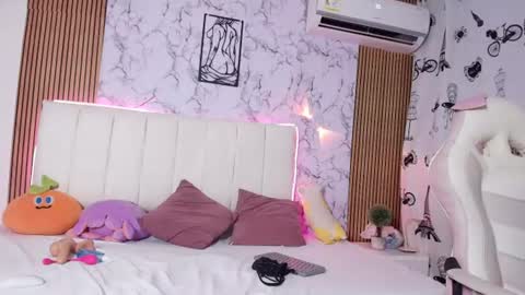 lelany_evans online show from 06-19-26, 04:17