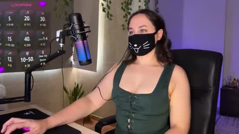 Snapshot of lemi_peachy chatting on 10-20-25, 09:43 Lemi online show from 10-20-25, 09:43