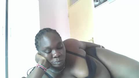 Snapshot of lemon_girl90 chatting on 10-31-25, 10:16 lemon_girl90 online show from 10-31-25, 10:16