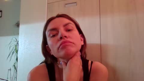 Snapshot of lena6122000 chatting on 06-04-26, 05:30 lena6122000 online show from 06-04-26, 05:30