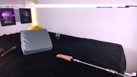 Lenaandwilliam online show from 10-10-25, 07:24