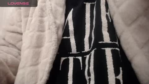 lenagolden online show from 01-03-25, 01:36