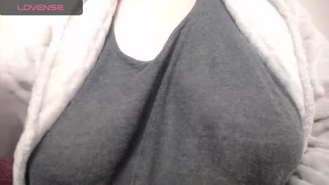 lenagolden online show from 01-30-25, 09:04