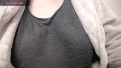 lenagolden online show from 02-12-25, 01:09