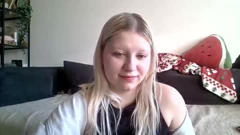 Snapshot of lenasecret19 chatting on 03-05-26, 06:42 Lena online show from 03-05-26, 06:42