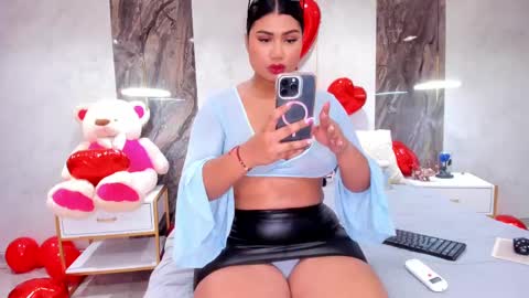 Lenathompson online show from 02-21-25, 04:40