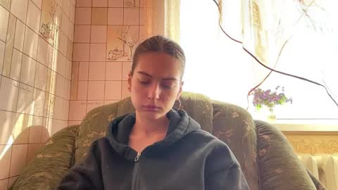 Snapshot of lenniepennachio chatting on 05-23-26, 03:45 Hellomy name is Natalyits my first day here nice to meet you Give me 50 thumbs ups online show from 05-23-26, 03:45