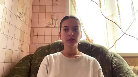 Snapshot of lenniepennachio chatting on 05-31-26, 07:15 Hellomy name is Natalyits my first day here nice to meet you Give me 50 thumbs ups online show from 05-31-26, 07:15