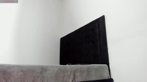 leo183877 online show from 03-08-26, 04:27