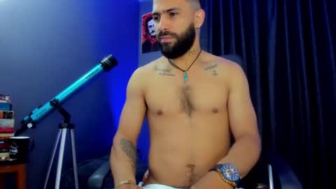 Snapshot of leo_diaz01 chatting on 12-29-24, 08:15 Leo Diaz online show from 12-29-24, 08:15