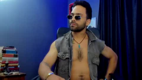 Snapshot of leo_diaz01 chatting on 01-21-25, 11:55 Leo Diaz online show from 01-21-25, 11:55