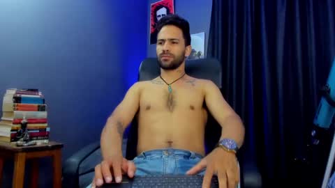 Snapshot of leo_diaz01 chatting on 01-22-25, 06:20 Leo Diaz online show from 01-22-25, 06:20