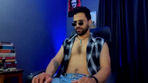 Snapshot of leo_diaz01 chatting on 01-25-25, 01:10 Leo Diaz online show from 01-25-25, 01:10