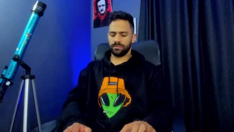 Snapshot of leo_diaz01 chatting on 02-16-25, 11:05 Leo Diaz online show from 02-16-25, 11:05