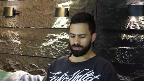 Snapshot of leo_diaz01 chatting on 09-15-25, 02:00 Leo Diaz online show from 09-15-25, 02:00