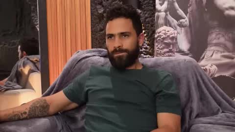 Snapshot of leo_diaz01 chatting on 09-23-25, 01:52 Leo Diaz online show from 09-23-25, 01:52