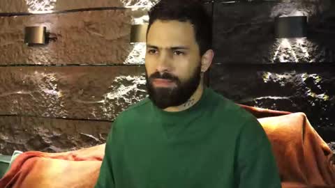 Snapshot of leo_diaz01 chatting on 09-28-25, 08:58 Leo Diaz online show from 09-28-25, 08:58