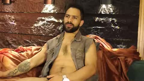 Snapshot of leo_diaz01 chatting on 10-13-25, 11:38 Leo Diaz online show from 10-13-25, 11:38