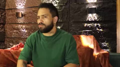 Snapshot of leo_diaz01 chatting on 10-19-25, 12:33 Leo Diaz online show from 10-19-25, 12:33