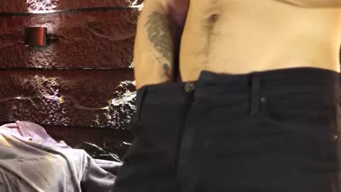 Snapshot of leo_diaz01 chatting on 11-15-25, 02:42 Leo Diaz online show from 11-15-25, 02:42