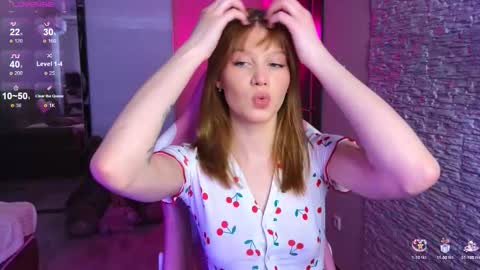 Snapshot of leo_kitty__ chatting on 11-23-25, 09:42 Eva online show from 11-23-25, 09:42