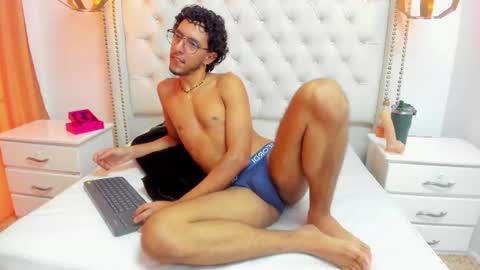 Snapshot of leo_sanz6 chatting on 07-06-26, 03:03 LEO online show from 07-06-26, 03:03
