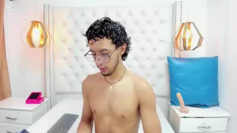 Snapshot of leo_sanz6 chatting on 07-14-26, 12:33 LEO online show from 07-14-26, 12:33