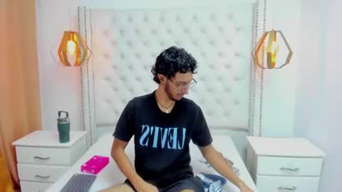 Snapshot of leo_sanz6 chatting on 07-17-26, 12:23 LEO online show from 07-17-26, 12:23