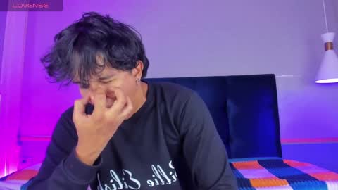 Snapshot of leo_savage_ chatting on 09-15-25, 04:01 Leo online show from 09-15-25, 04:01