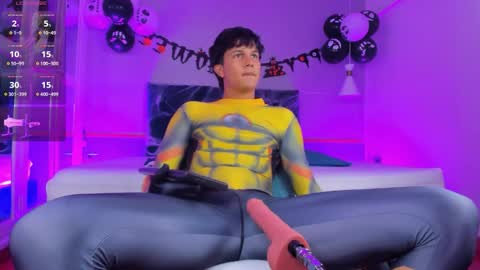 Snapshot of leo_savage_ chatting on 10-13-25, 04:23 Leo online show from 10-13-25, 04:23