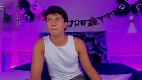 Snapshot of leo_savage_ chatting on 10-14-25, 04:13 Leo online show from 10-14-25, 04:13